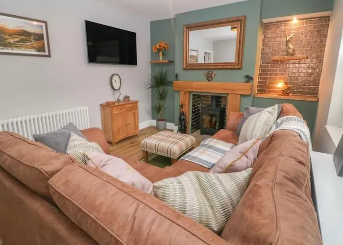 Sunshine Cottage Tideswell, Games Room Included.